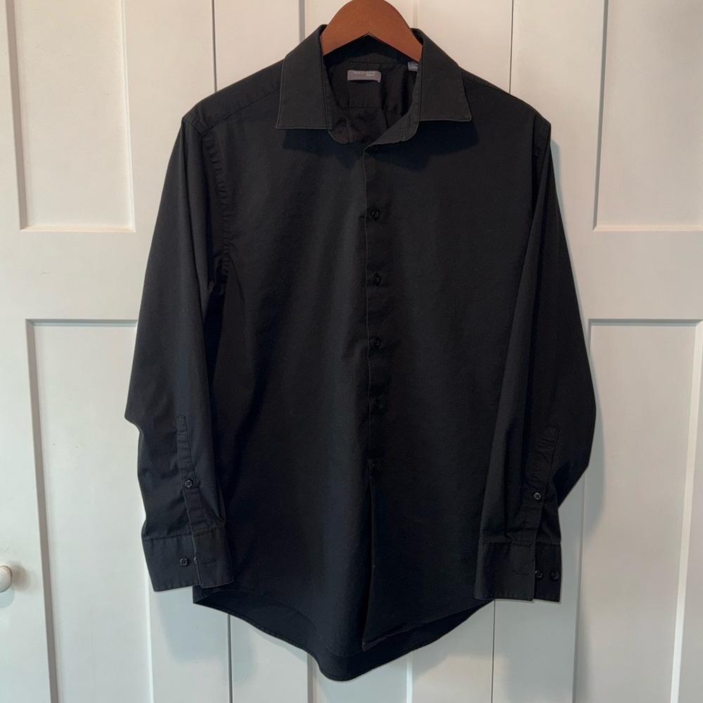 Madison Men’s Dress Shirt, Size Large / 16-16.5 / 32-33